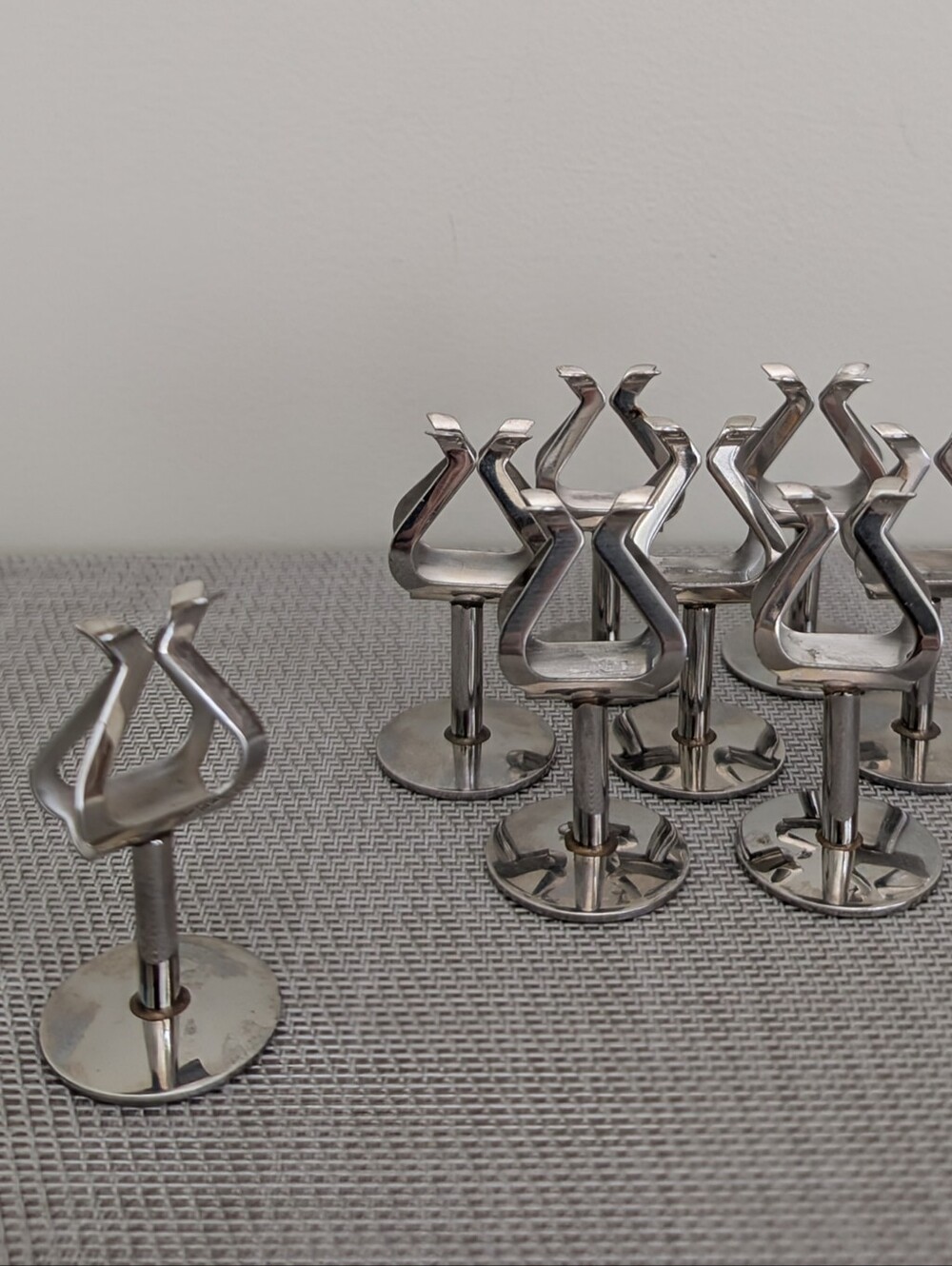CRATE & BARREL Set of 8 Harp Music Stand Placecard Holder Stainless Steel Modern